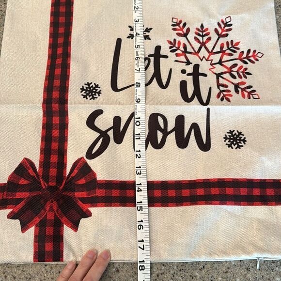 HOLIDAY Lot of 2 NEW Pillow Covers With Bonus Threshold NWT Wreath - Picture 8 of 11